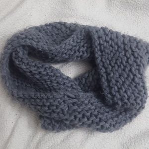Gray Circle Scarf